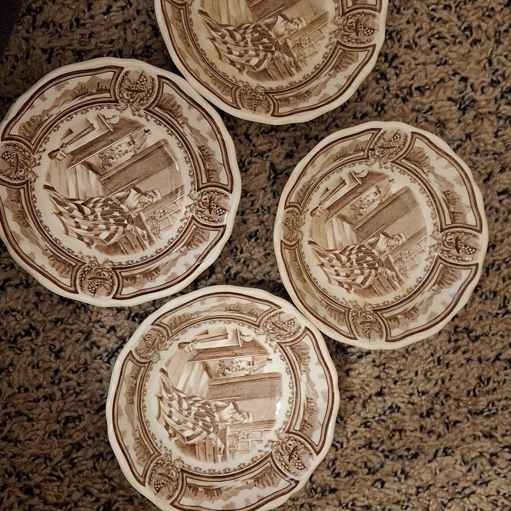 Set Of 4- Vintage Ceramic Plates with Intricate Design